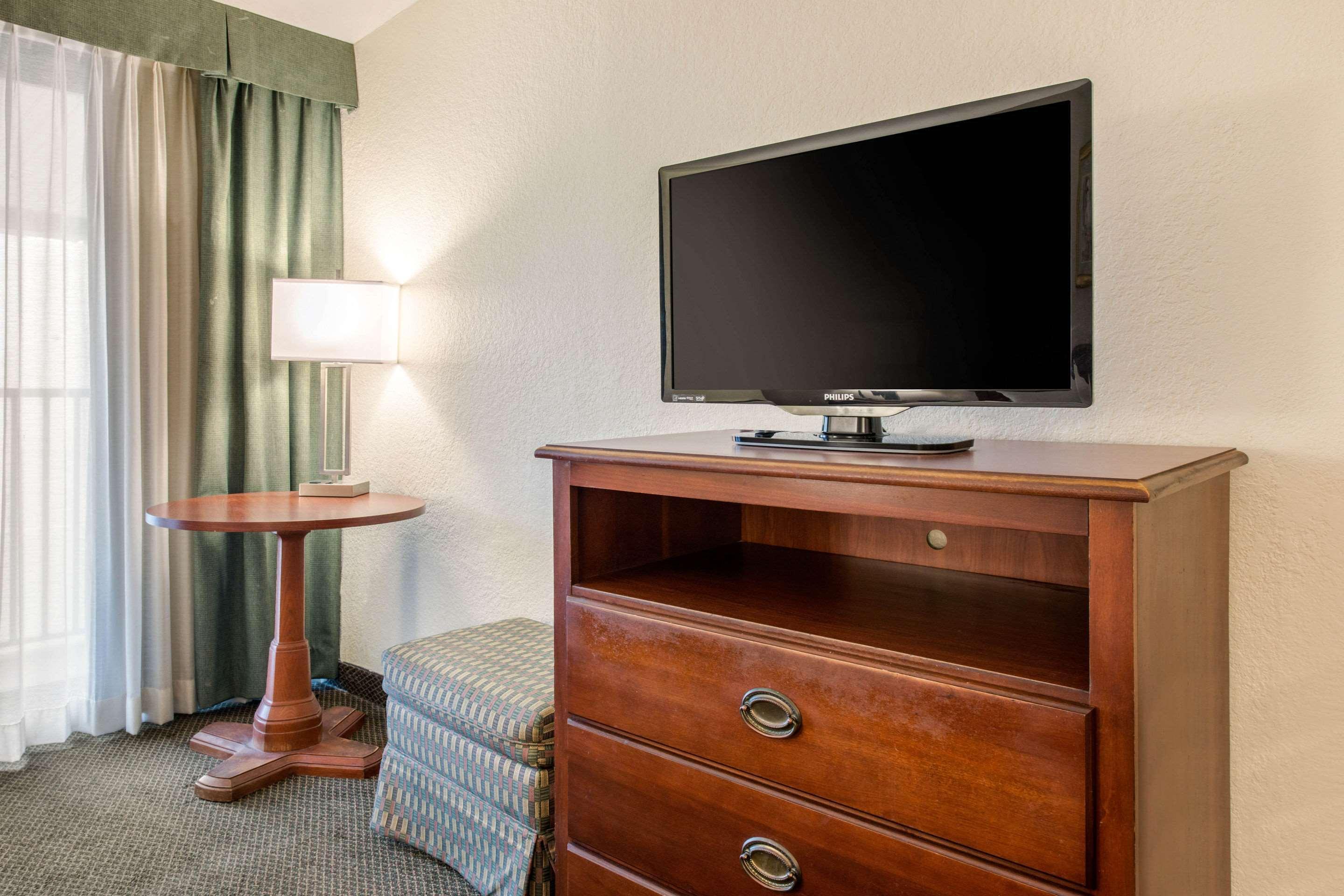 Quality Inn & Suites Tarpon Springs South Exteriér fotografie