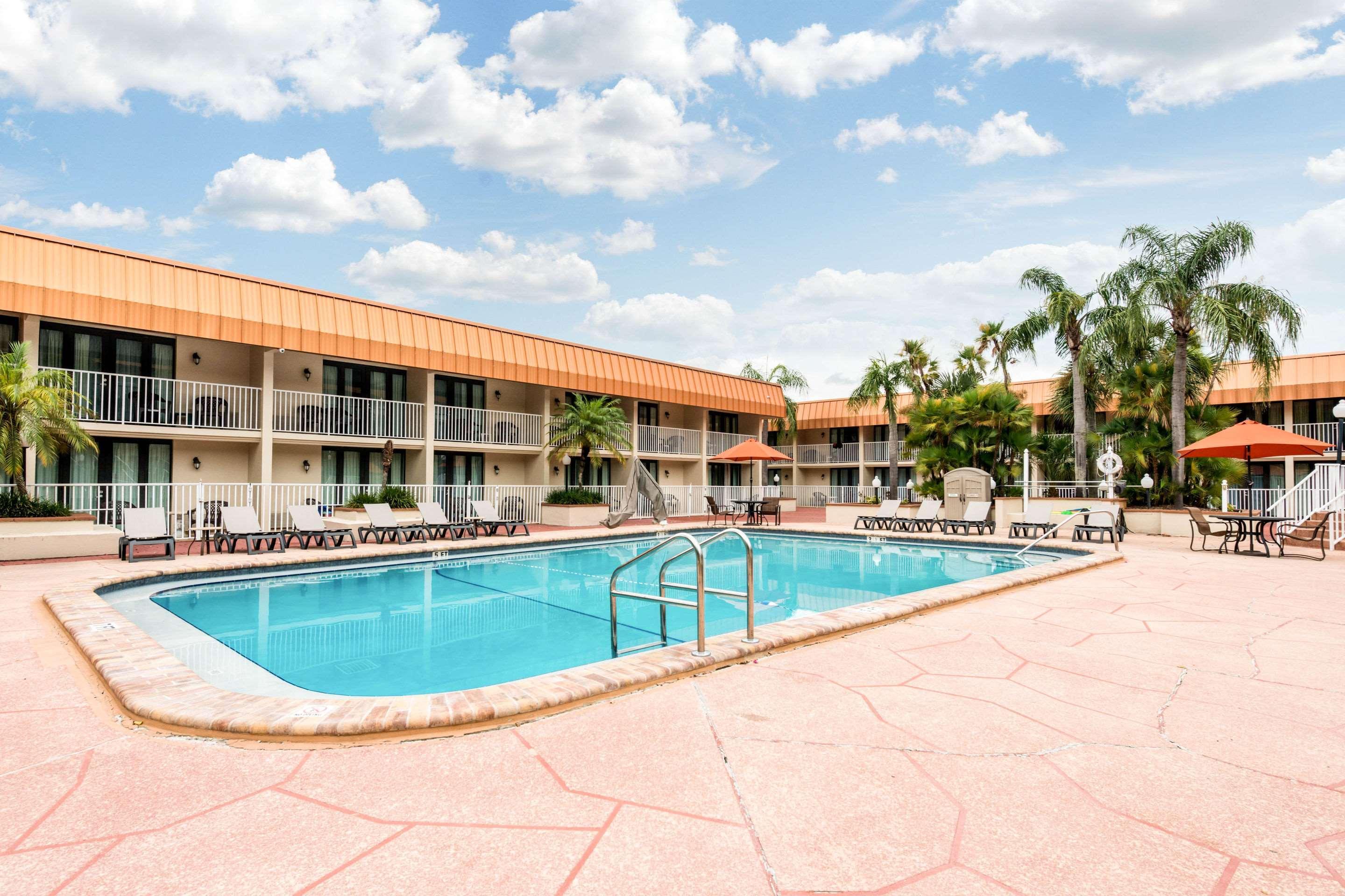 Quality Inn & Suites Tarpon Springs South Exteriér fotografie