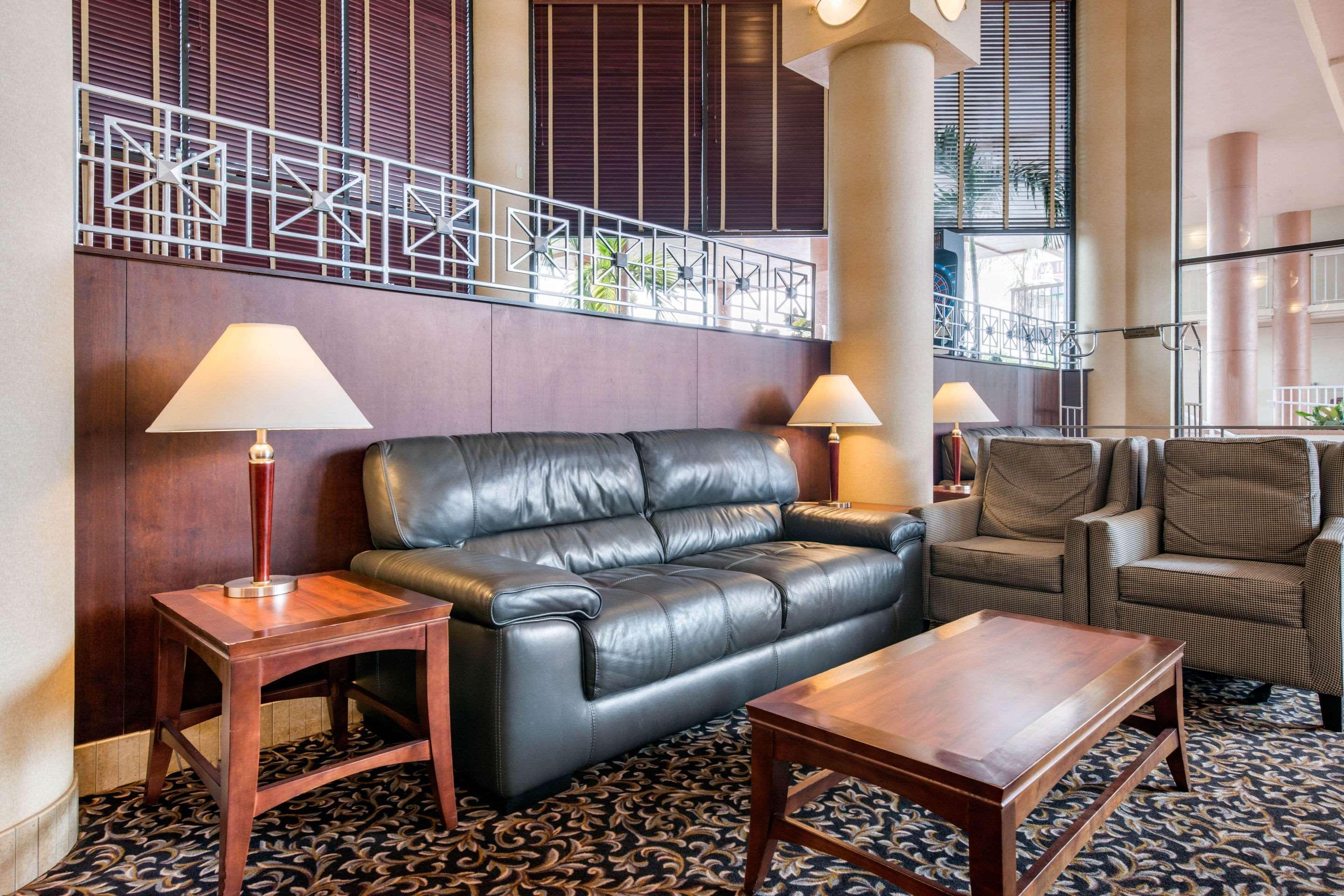 Quality Inn & Suites Tarpon Springs South Exteriér fotografie