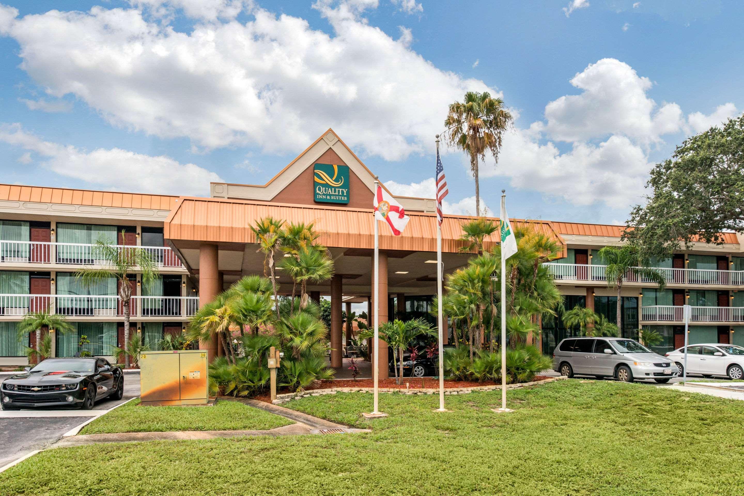 Quality Inn & Suites Tarpon Springs South Exteriér fotografie
