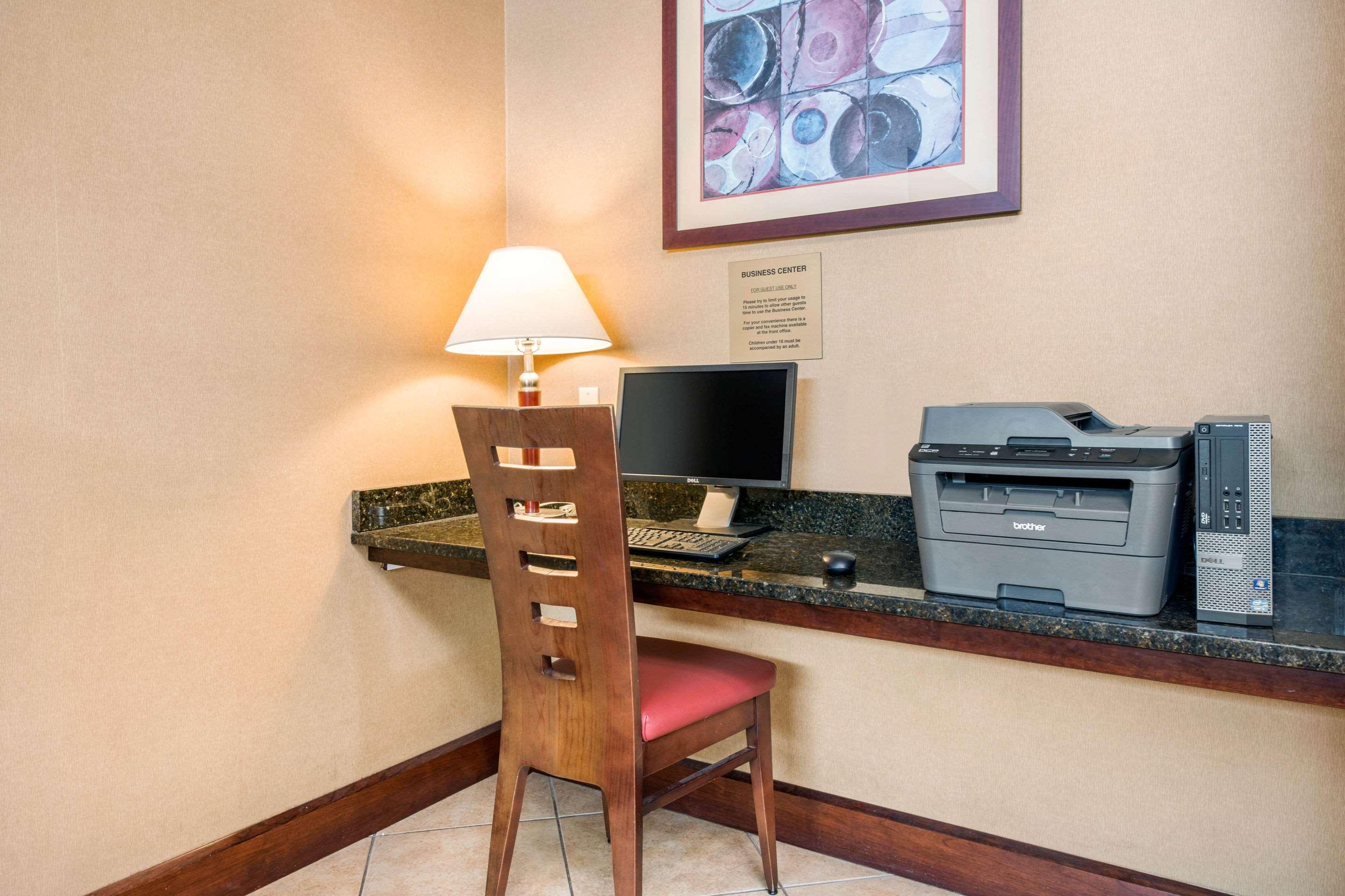 Quality Inn & Suites Tarpon Springs South Exteriér fotografie