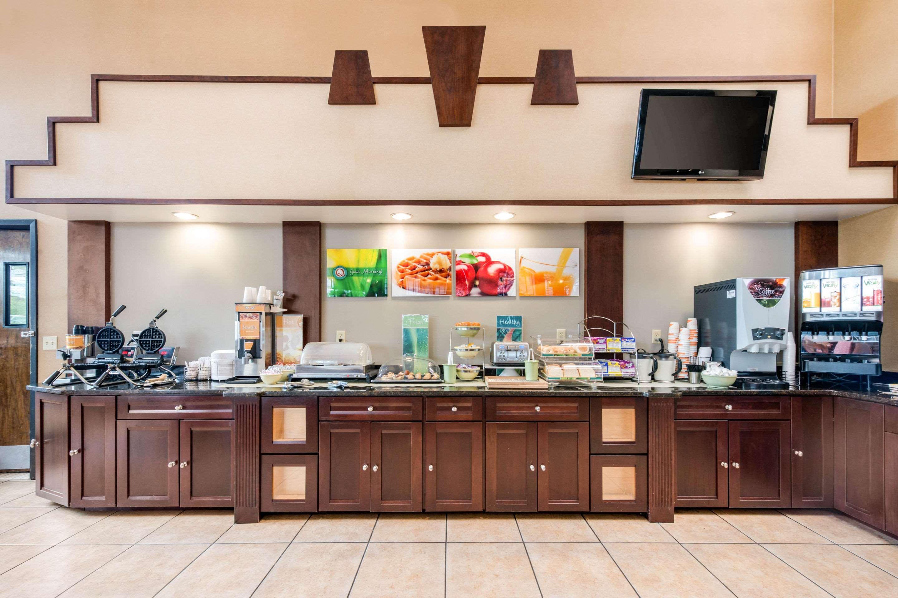 Quality Inn & Suites Tarpon Springs South Exteriér fotografie
