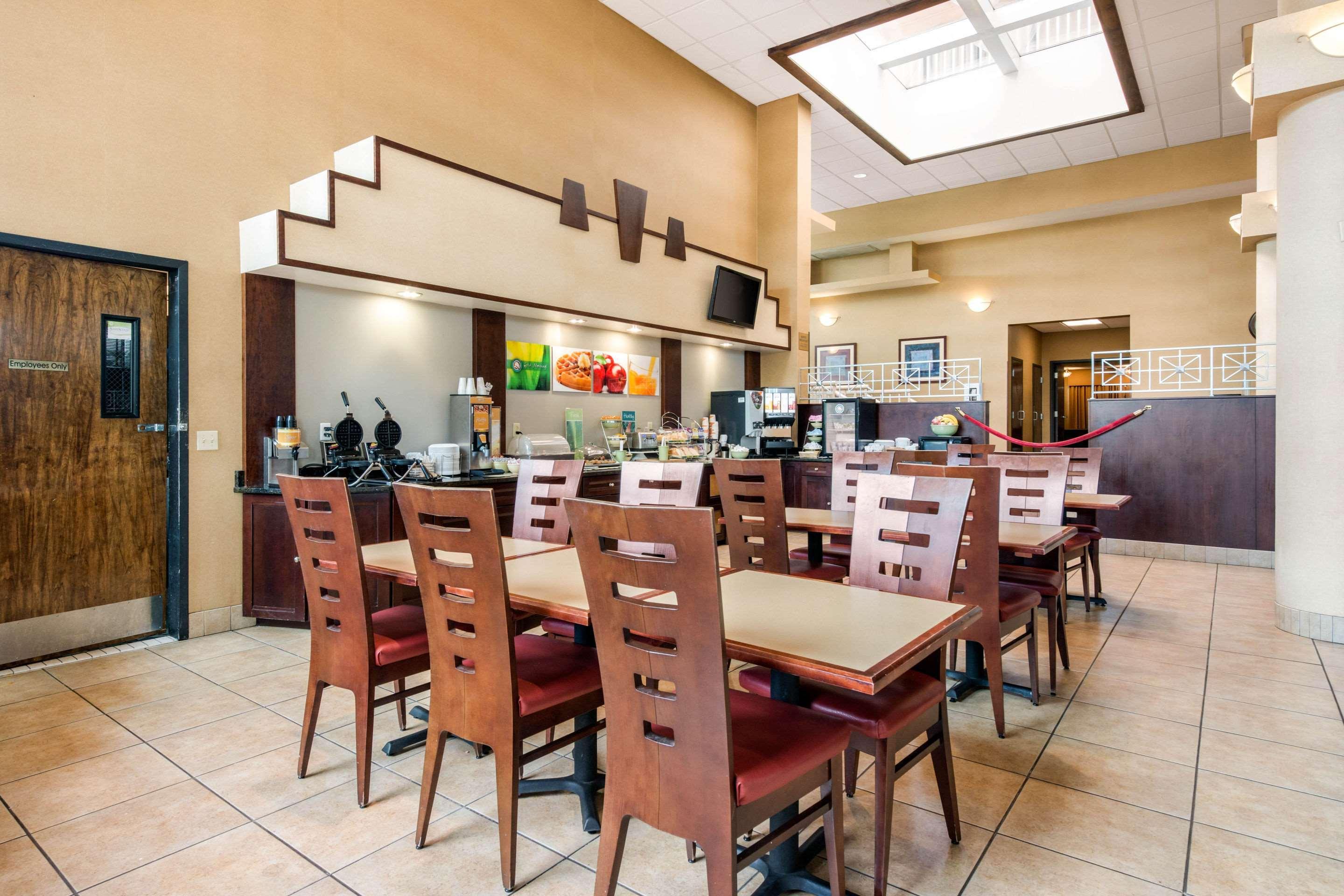 Quality Inn & Suites Tarpon Springs South Exteriér fotografie